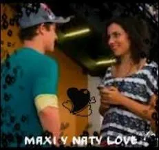 Que fait Maxi avec le tlphone de Nata ?