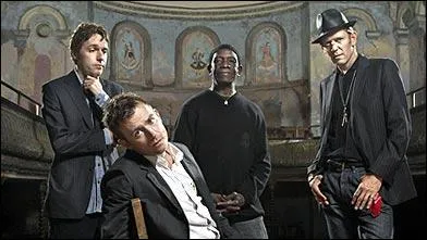 Damon Albarn fait partie de ce groupe, quel est son nom ?