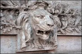 En sculpture, c'est un  haut-relief  :