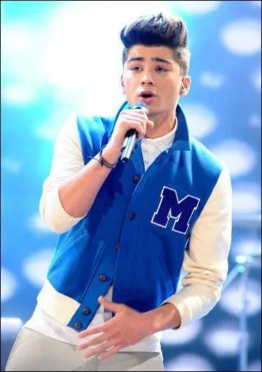 Par qui est-il souvent dconcentr sur scne ?