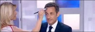 France 3 a annonc avoir port plainte pour la diffusion des images 'off' de Nicolas Sarkozy avant le 19/20. Quel est l'intitul de la plainte?