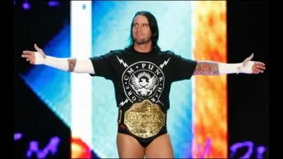 En combien de jours CM Punk est-il devenu Triple Crown Champion ?