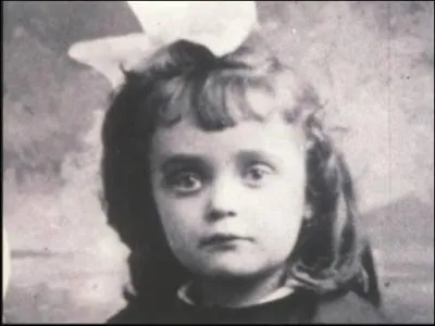  Non, je ne regrette rien . Qui est dith Giovanna Gassion ? Compltez ce couplet :  Avec mes souvenirs (... ) Mes chagrins, mes plaisirs Je n'ai plus besoin d'eux .