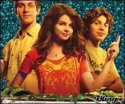 Qui est le professeur de magie d'Alex, Max et Justin ?