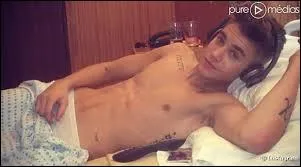 Duquel de ces instruments Justin ne sait-il pas jouer ?