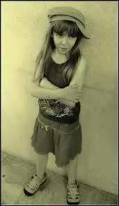 Qui chantait  Petite fille de ma rue  ?