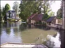 En sachant que le Nohain arrose la ville de Cosne-Cours-sur-Loire, quel dpartement traverse-t-il ?