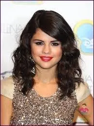 Comment s'appelle la marque de vtements qu'elle a cr ?