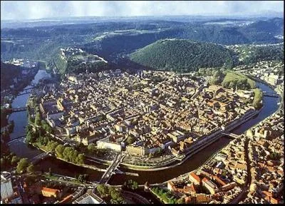 Laquelle de ces villes ne se situe pas en Belgique ?