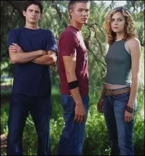 Durant une fte, Nathan humilie Lucas. Que fait-il ?