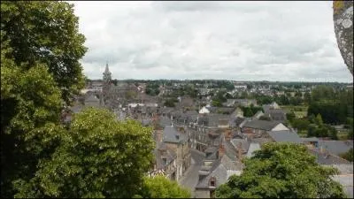 - le clocher solitaire s'levant au fond de la valle (... ) souvent attir mes regards ...