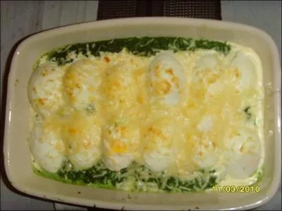 Ce grand chef cuisinier bourguignon doublement toil participe  l'volution de la cuisine franaise en modernisant au got d'aujourd'hui de trs anciennes recettes :