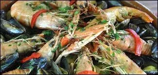 Spcialit d'Aquitaine, soupe de merlu de langoustines et de moules :