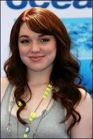 Dans quelle srie tourne cette artiste ?