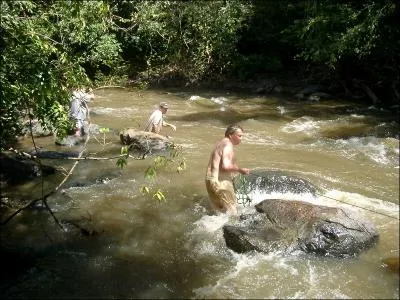 Trouvez la premire lettre du nom de ce pays situ entre la Guyane franaise et le Guyana !