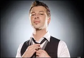 Quel est le nom de ce chanteur ?