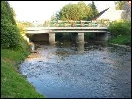 En se jetant dans la Marne, le Surmelin devient un sous-affluent ...