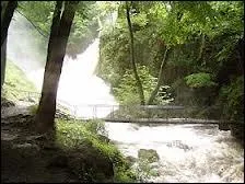 Quel dpartement est arros par la Montane, en sachant qu'elle traverse la ville de Tulle ?
