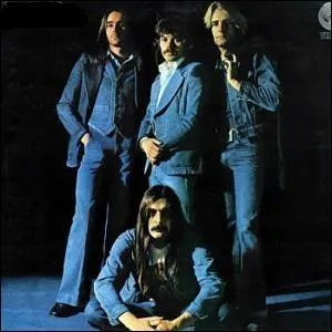 Quel groupe a sorti l'album studio  Blue For You  ?