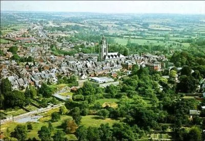 Avesnes-sur-Helpe o Napolon passa la nuit lors de la bataille de Waterloo et o coucha Napolon III aprs la dfaite de Sedan est une volle du dpartement :