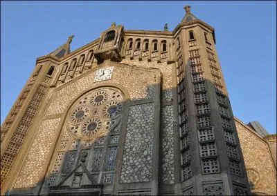 La ville de Domfront o vous admirerez l'glise Saint-Julien, l'un des plus beaux exemples du style no-byzantin de l'art religieux franais se trouve dans :