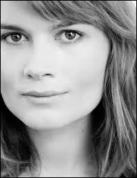 Avec quel gagnant de tl-crochet l'actrice Marina Hands a-t-elle eu une relation pendant trois ans ?