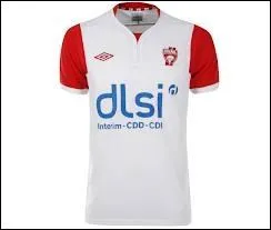 Quel club porte ce maillot  domicile ?