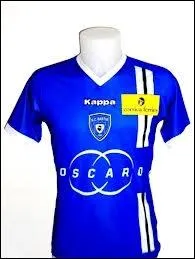 Quel club porte ce maillot  domicile ?