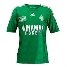 Quel club porte ce maillot  domicile ?