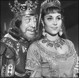 Elle tait  Clotilde  , l'espionne de choc de l'alchimiste Chilpric dans  Le Bon Roi Dagobert , film de 1963 ... .