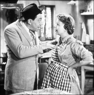 Qui incarnait  Solange  la femme de Dsir Saint-Forget, l'un des quintupls du film  Le mouton  Cinq pattes  ?