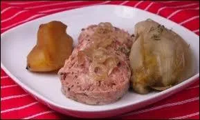 Fabrique dans le Pas de Calais, elle est faite de 70  80 % de viande de porc, de 20  30 % de chaudins, aromatise  la sauge :