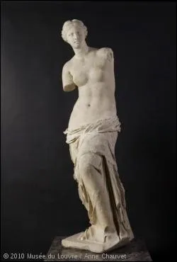 Sous quel nom est plus connue cette statue antique grecque sans bras, reprsentant la desse de l'Amour  demi dvtue ?
