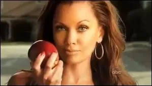 Dans la saison 7, qui vient habiter  Wisteria Lane ?