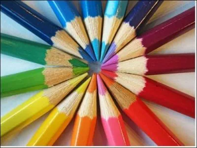 Quelle est la couleur de Nac, la mascotte de 8, rue Ssame ?