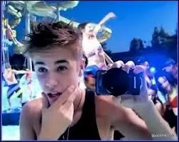 Dans le clip  Beauty and a Beat  Justin chante en duo avec ?