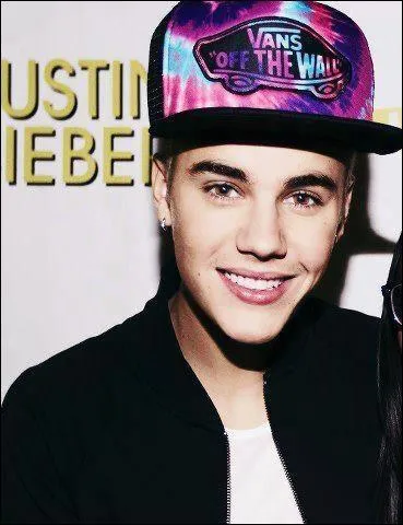 Comment s'appelle l'ex de Justin ?