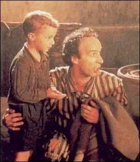 Quel est le titre de ce film italien crit et ralis par R. Benigni, o Guido dport avec son fils, lui fait croire que les occupations du camp allemand sont en ralit un jeu ?
