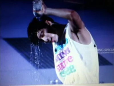 Et lui, qui est-il ?