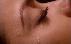 Les larmes du capitaine Latimer et de sa famille autour de Clara mourante ont converti la neige en...