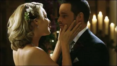 Qui pouse-t-il avant de divorcer ?