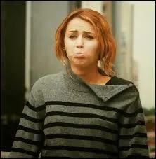 Quel est le surnom de Lola ?