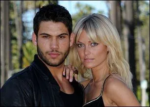 Dans la saison 1, o� Caroline et Kevin s'embrassent-ils pour la premi�re fois ?