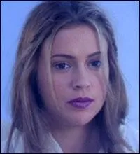 Les rgles du combat : Qui est l'tre de lumire qui vient aider les soeurs ?