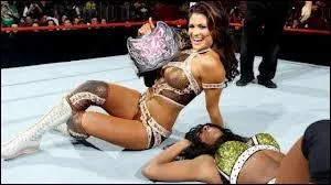 Divas Championship, Eve Torres VS Naomi, qui gagne ?
