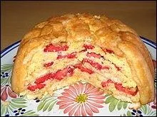 Quel est ce gteau confectionn avec des biscuits  la cuillre, garni de fruits ?