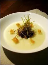 Quel lgume est essentiel dans le potage Freneuse ?