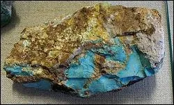 Depuis 2000 ans, ce pays reste l'une des plus importantes rgions productrices du monde de turquoises. L'un des gisements les plus vieux est celui du mont Ali-mersai, du Khorasan. O ?