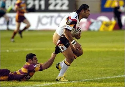 L'amour, c'est comme le rugby, a commence par une touche ...