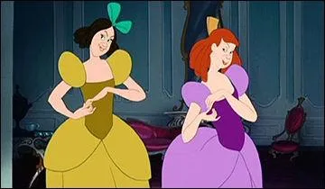 Comment se nomment les deux filles de Madame de Trémaire dans  Cendrillon  ?